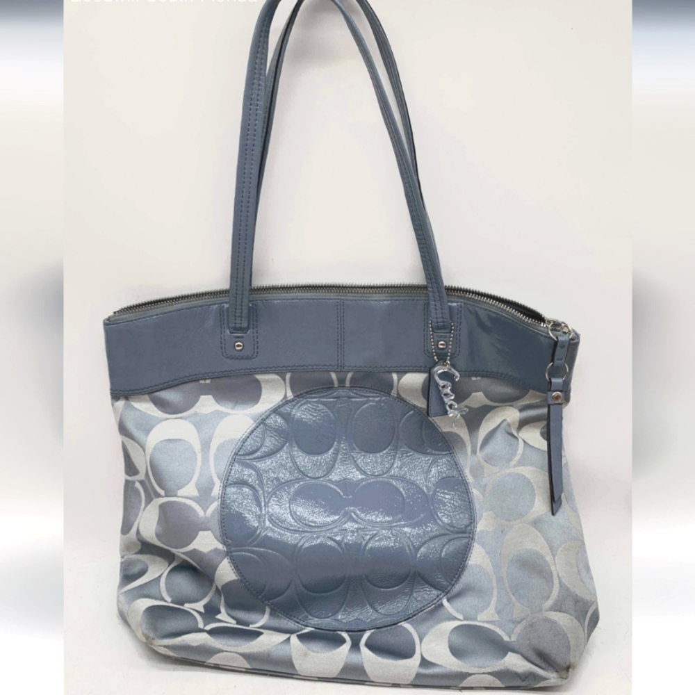 Authentic Coach shoulder bag